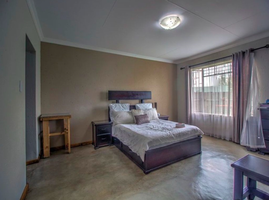 4 Bedroom Property for Sale in Bredell Gauteng