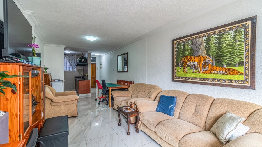 2 Bedroom Property for Sale in Edenvale Central Gauteng