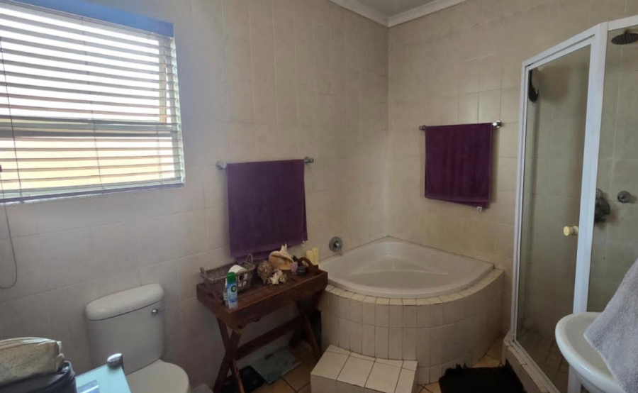 3 Bedroom Property for Sale in Glen Marais Gauteng