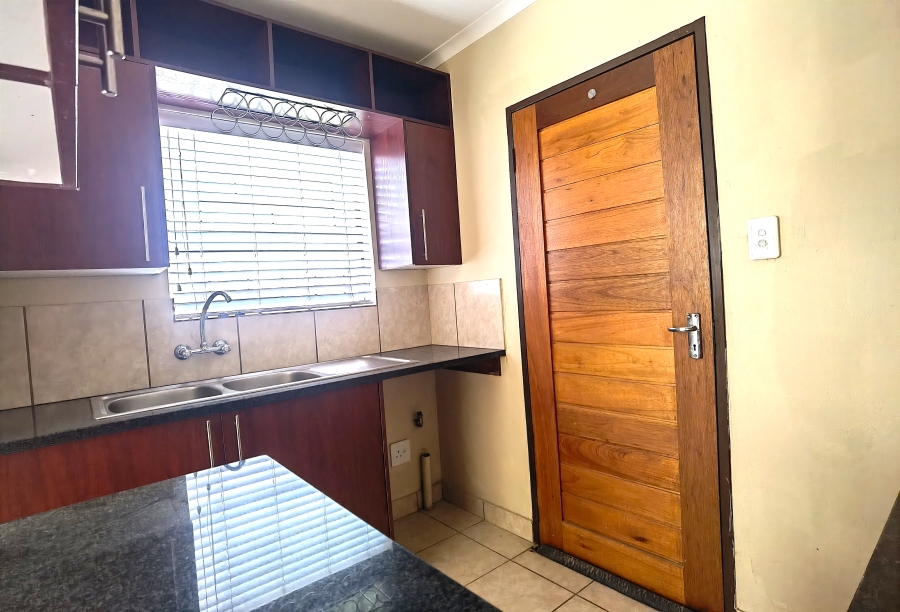 3 Bedroom Property for Sale in Kosmosdal Gauteng