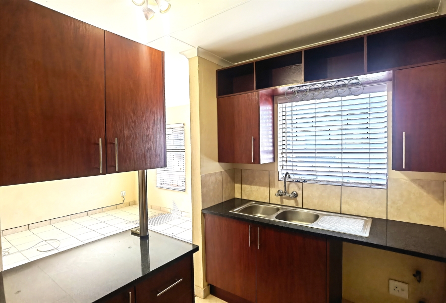 3 Bedroom Property for Sale in Kosmosdal Gauteng