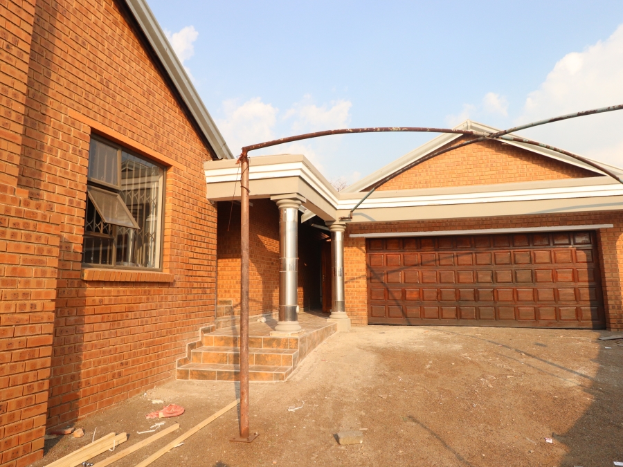 3 Bedroom Property for Sale in Esther Park Gauteng