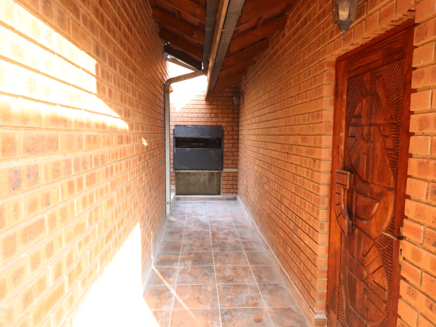 3 Bedroom Property for Sale in Esther Park Gauteng