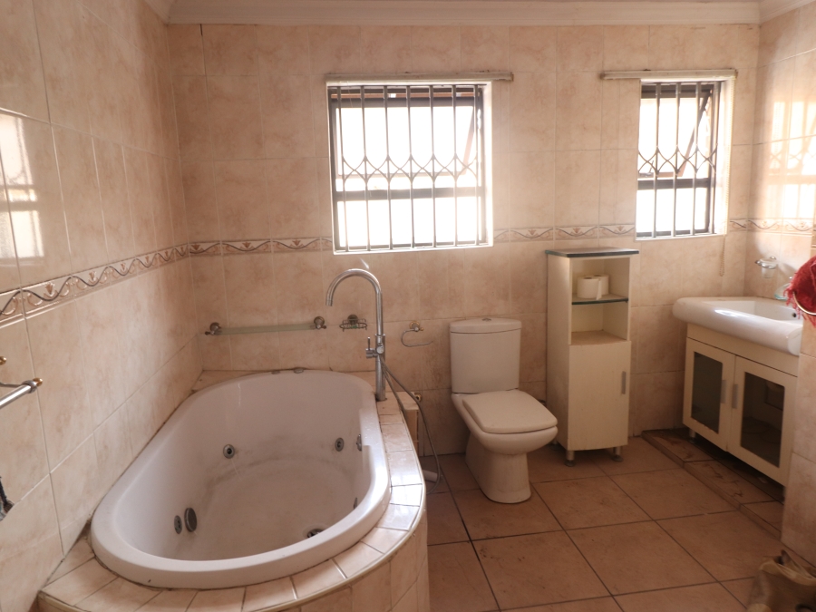 3 Bedroom Property for Sale in Esther Park Gauteng