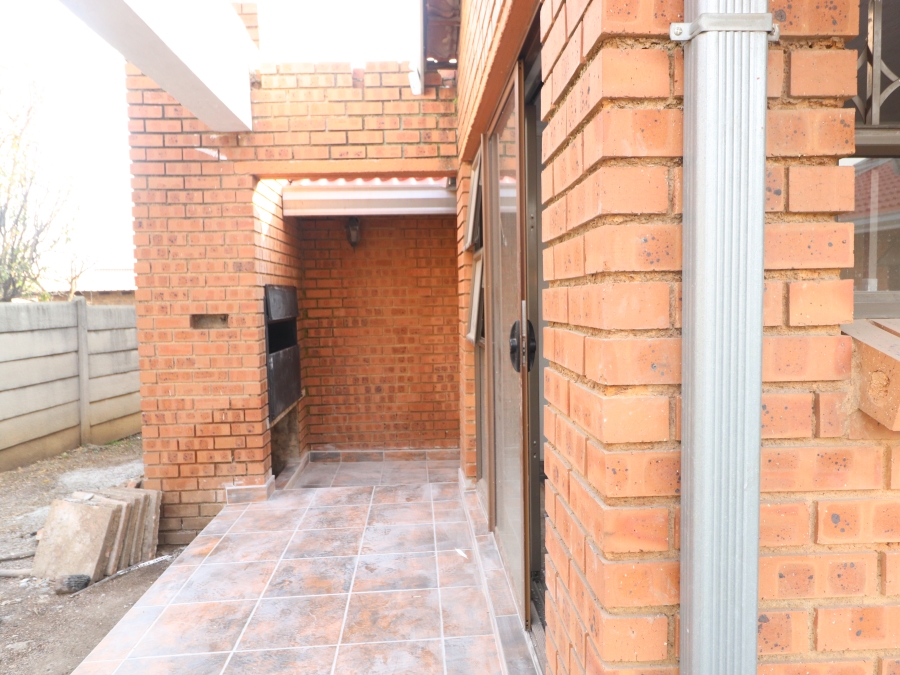 3 Bedroom Property for Sale in Esther Park Gauteng