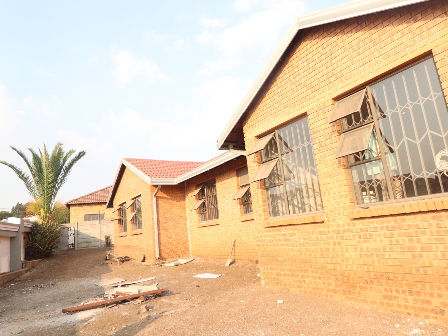 3 Bedroom Property for Sale in Esther Park Gauteng