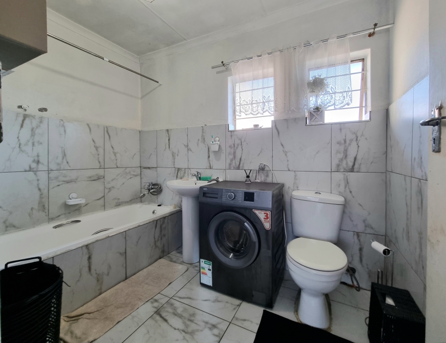 1 Bedroom Property for Sale in Willow Park Manor Gauteng