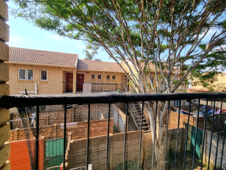 1 Bedroom Property for Sale in Willow Park Manor Gauteng
