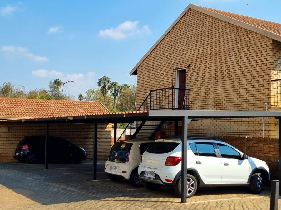1 Bedroom Property for Sale in Willow Park Manor Gauteng