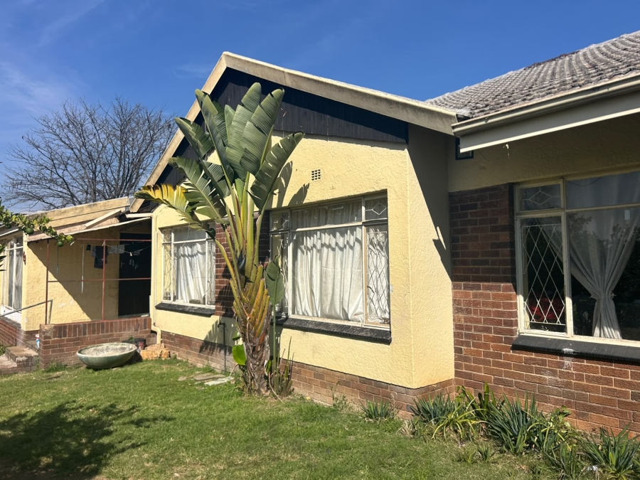 14 Bedroom Property for Sale in Edendale Gauteng