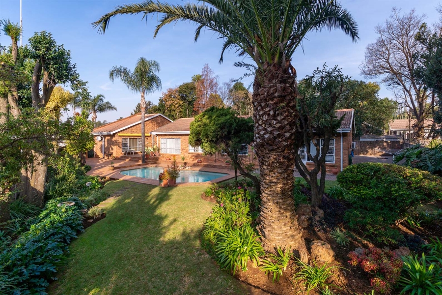 4 Bedroom Property for Sale in Glen Marais Gauteng