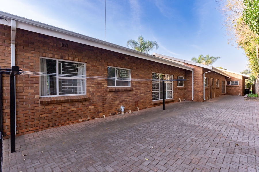 4 Bedroom Property for Sale in Glen Marais Gauteng