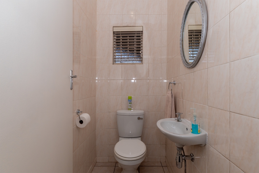 4 Bedroom Property for Sale in Glen Marais Gauteng