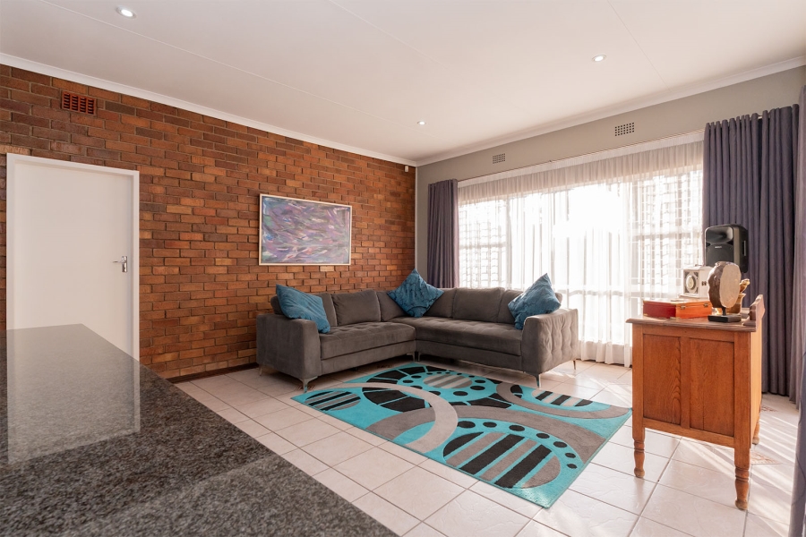 4 Bedroom Property for Sale in Glen Marais Gauteng