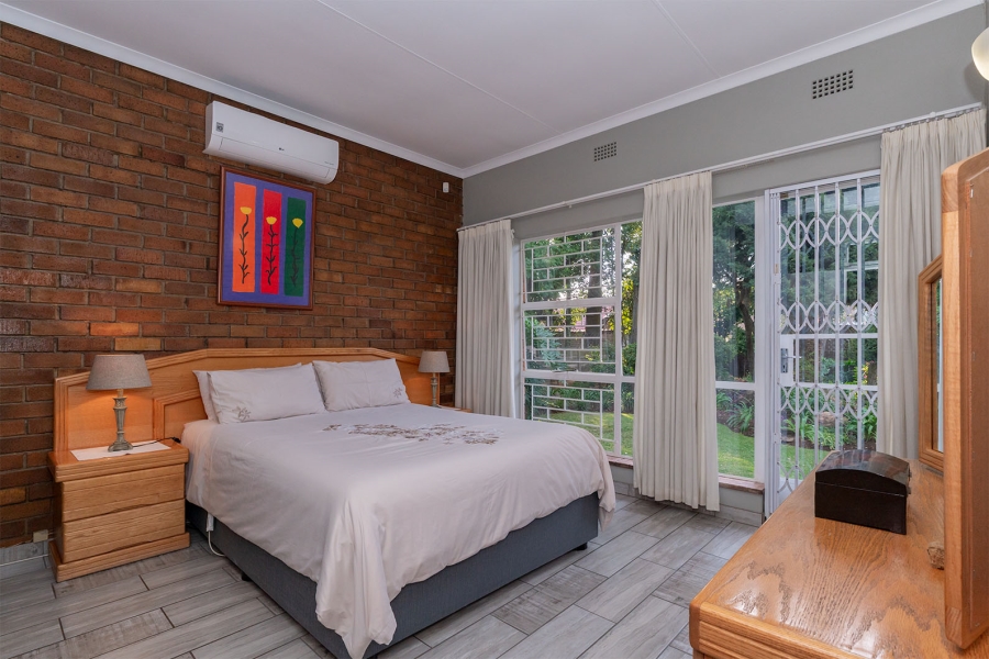 4 Bedroom Property for Sale in Glen Marais Gauteng