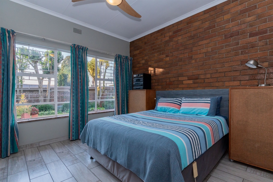 4 Bedroom Property for Sale in Glen Marais Gauteng