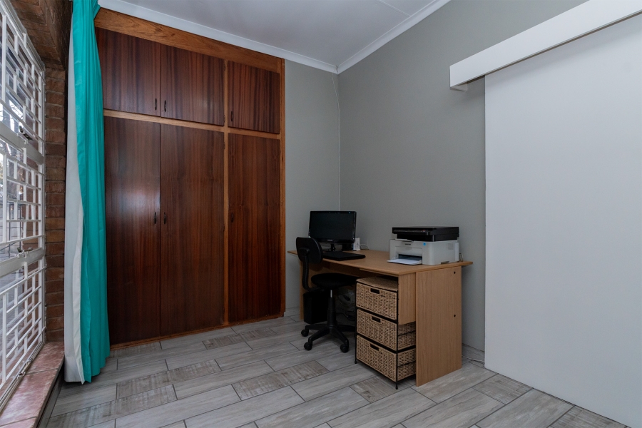 4 Bedroom Property for Sale in Glen Marais Gauteng