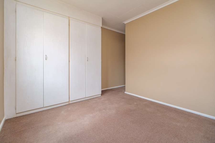 2 Bedroom Property for Sale in Roodekrans Gauteng