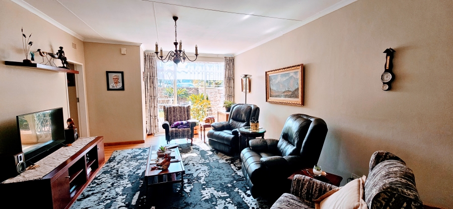 3 Bedroom Property for Sale in Three Rivers Proper Gauteng