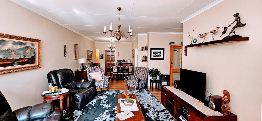3 Bedroom Property for Sale in Three Rivers Proper Gauteng