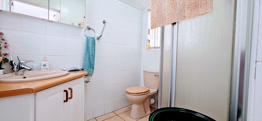 3 Bedroom Property for Sale in Three Rivers Proper Gauteng