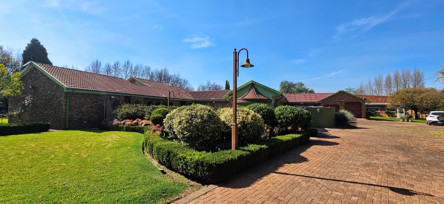 6 Bedroom Property for Sale in Sherman Park Gauteng
