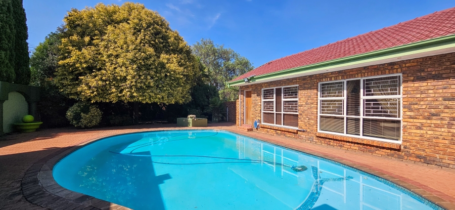 6 Bedroom Property for Sale in Sherman Park Gauteng