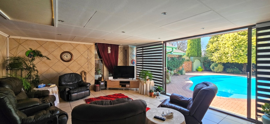6 Bedroom Property for Sale in Sherman Park Gauteng