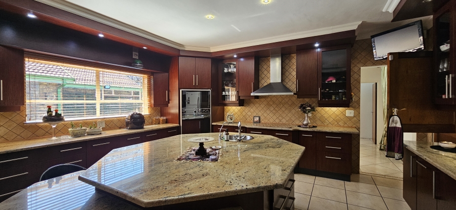 6 Bedroom Property for Sale in Sherman Park Gauteng