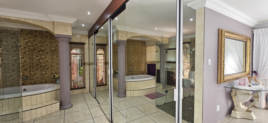 6 Bedroom Property for Sale in Sherman Park Gauteng