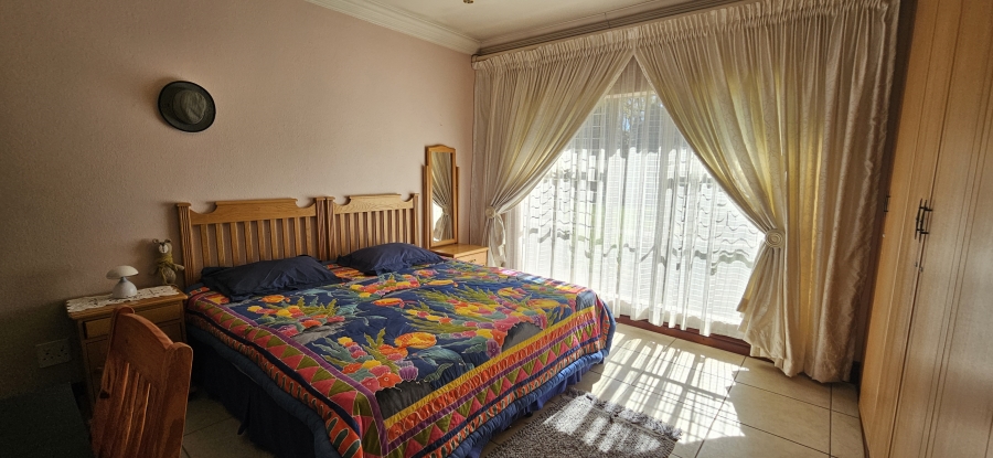 6 Bedroom Property for Sale in Sherman Park Gauteng