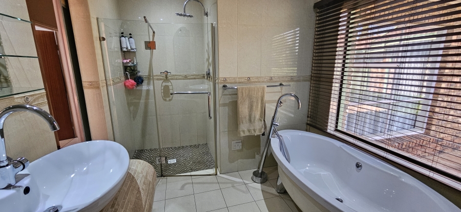 6 Bedroom Property for Sale in Sherman Park Gauteng