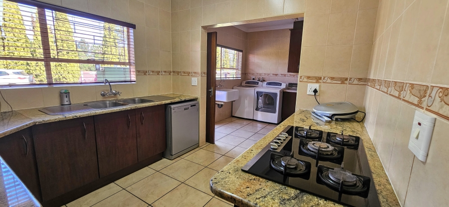 6 Bedroom Property for Sale in Sherman Park Gauteng