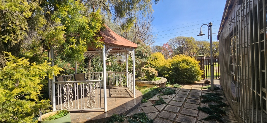 6 Bedroom Property for Sale in Sherman Park Gauteng