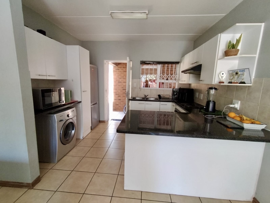 3 Bedroom Property for Sale in Honeydew Manor Gauteng