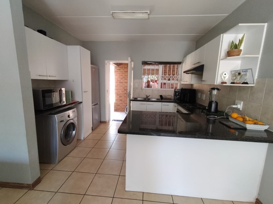3 Bedroom Property for Sale in Honeydew Manor Gauteng