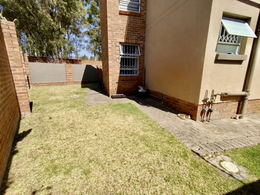3 Bedroom Property for Sale in Honeydew Manor Gauteng