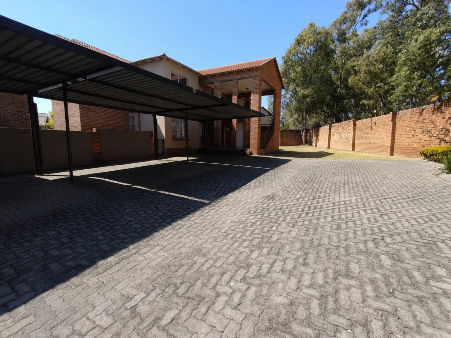 3 Bedroom Property for Sale in Honeydew Manor Gauteng