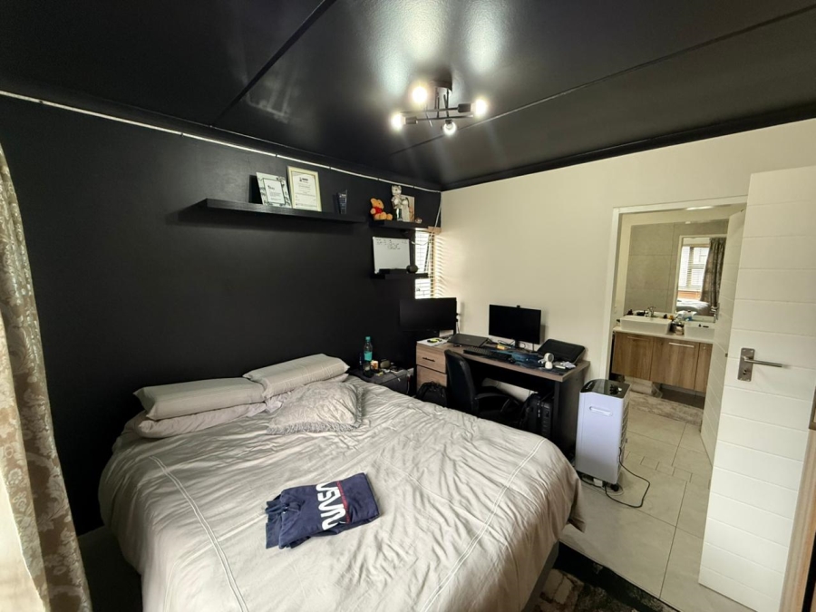 2 Bedroom Property for Sale in Linbro Park Gauteng