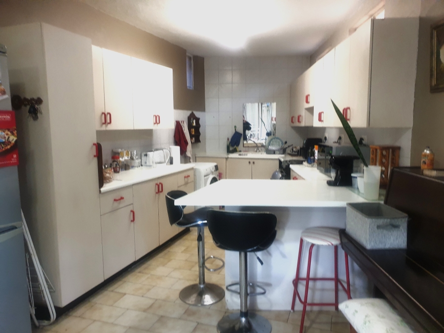 To Let 1 Bedroom Property for Rent in Waterkloof Ridge Gauteng