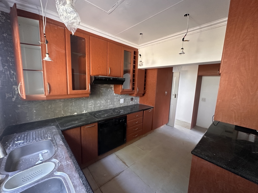 4 Bedroom Property for Sale in Wilro Park Gauteng