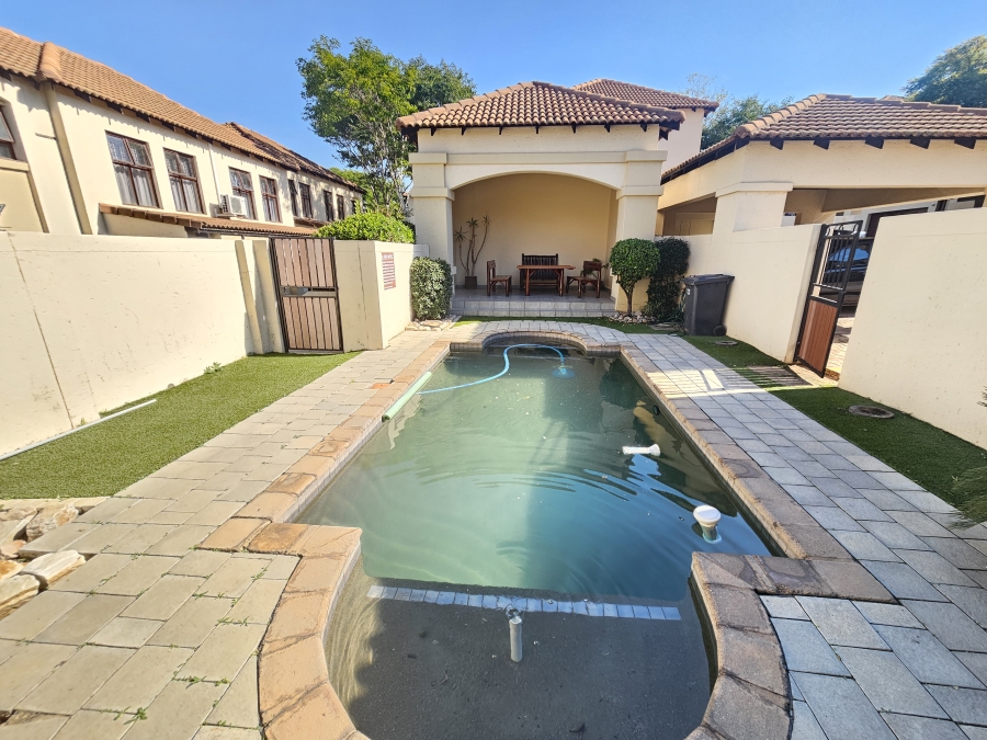 2 Bedroom Property for Sale in Bryanston Gauteng