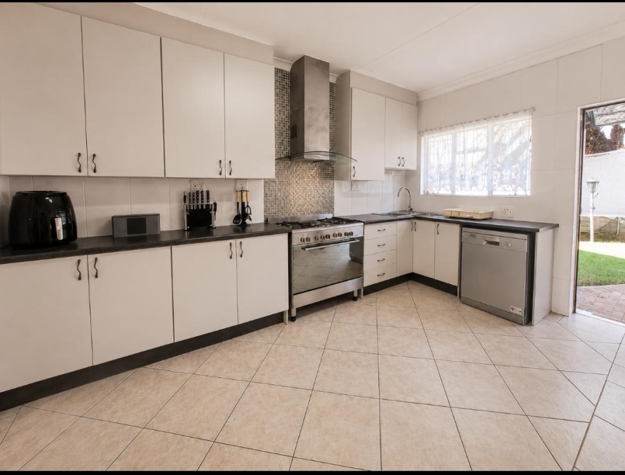 3 Bedroom Property for Sale in Vanderbijlpark SW 5 Gauteng