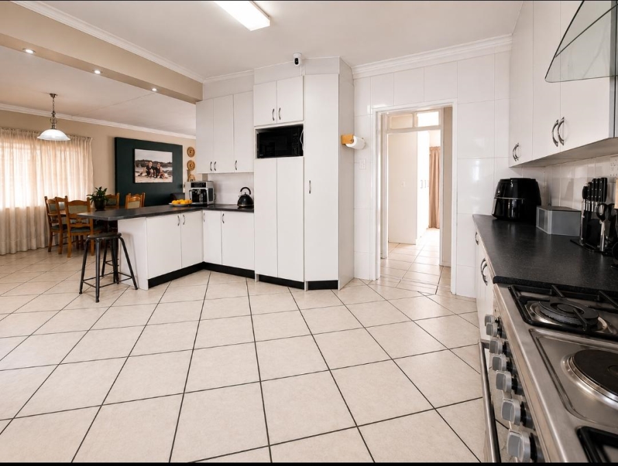 3 Bedroom Property for Sale in Vanderbijlpark SW 5 Gauteng