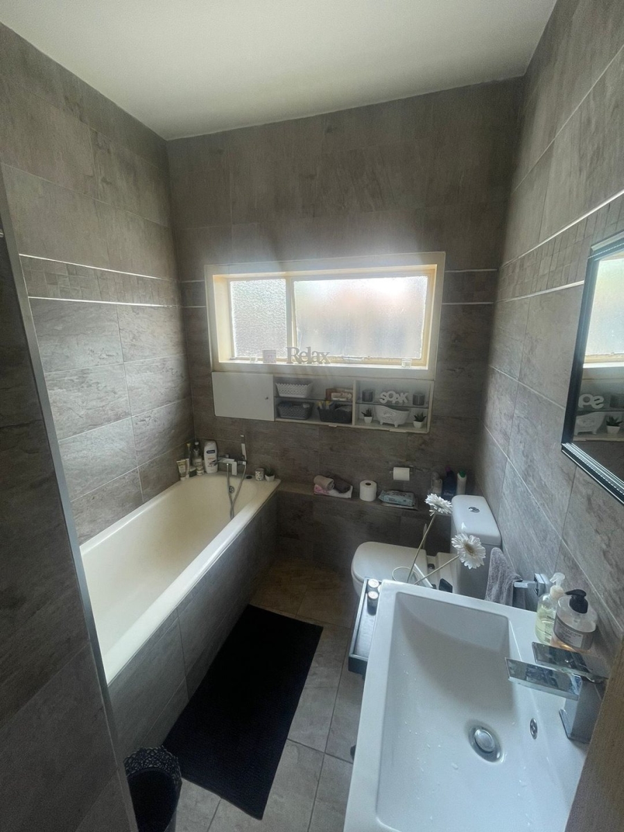 To Let 3 Bedroom Property for Rent in Three Rivers Gauteng