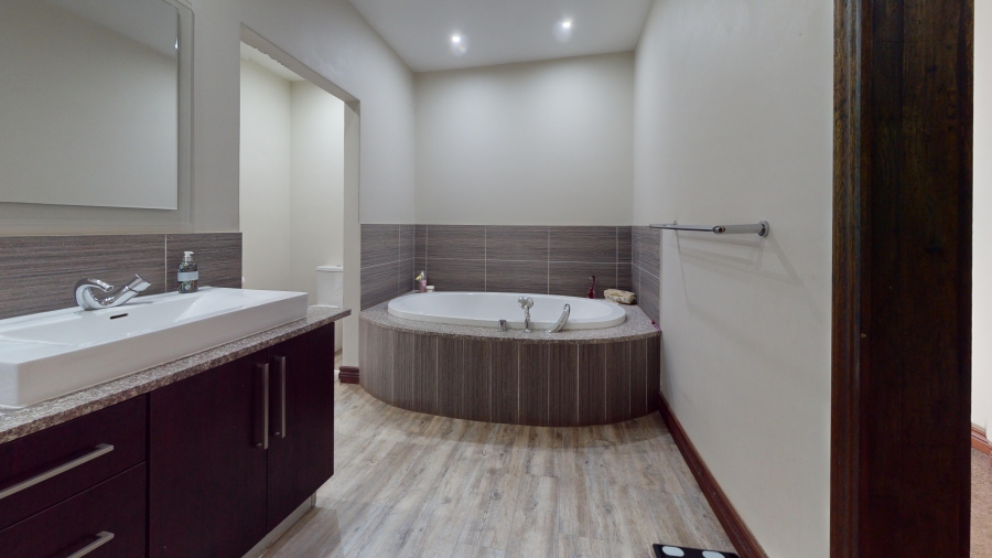 4 Bedroom Property for Sale in Serengeti Lifestyle Estate Gauteng