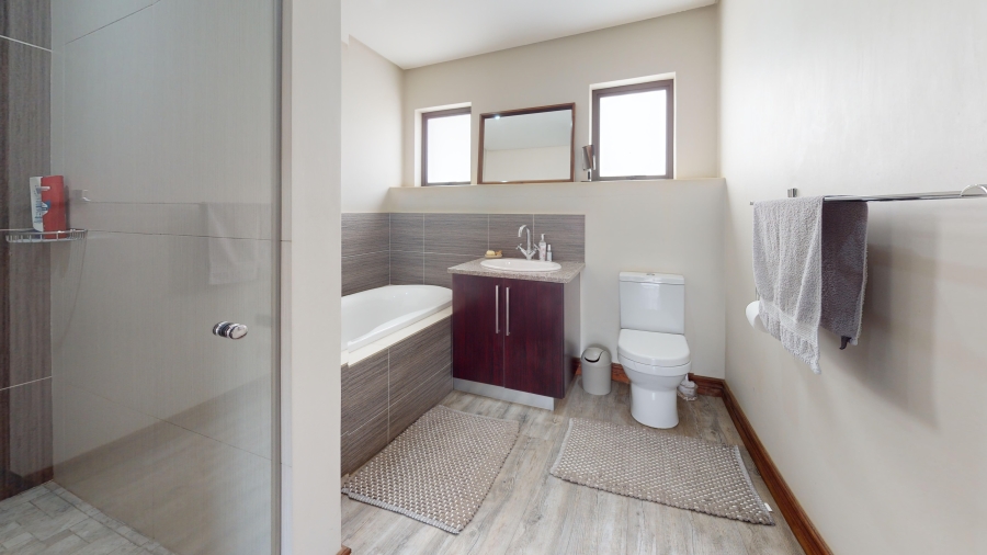 4 Bedroom Property for Sale in Serengeti Lifestyle Estate Gauteng