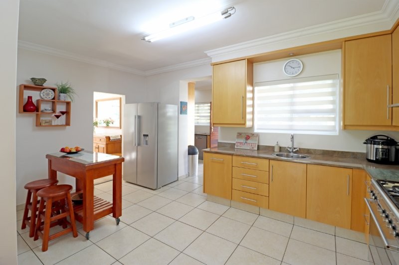 5 Bedroom Property for Sale in Cresta Gauteng