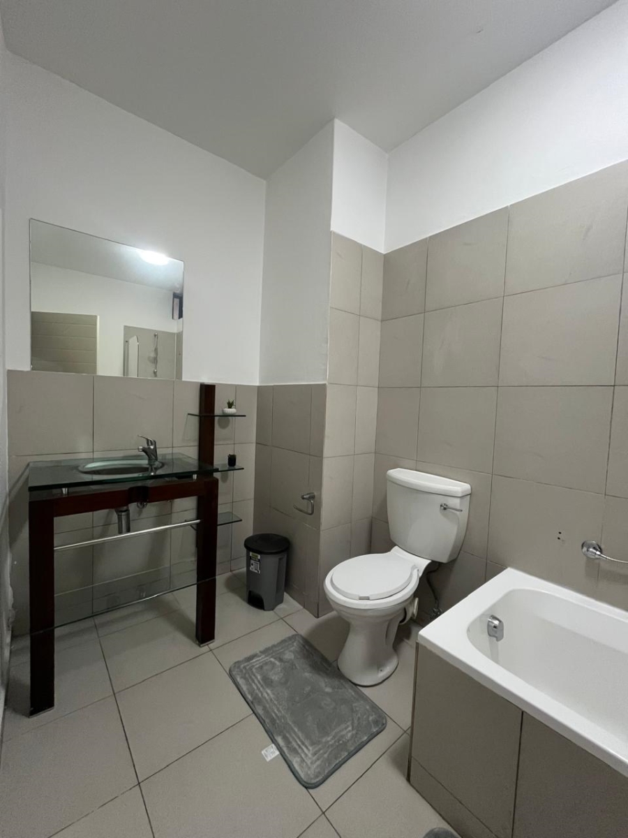 1 Bedroom Property for Sale in Jackal Creek Golf Estate Gauteng