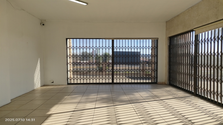 To Let Commercial Property for Rent in Strijdom Park Gauteng